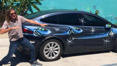 كيف تم تحويل "Tesla Model X" مستعملة إلى قطعة فنية بواسطة Kenny Scharf؟
