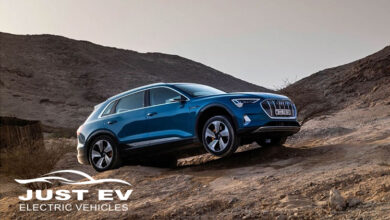 Audi e-tron الكهربائية تكتسب زخما مع خفض الأسعار وزيادة النطاق