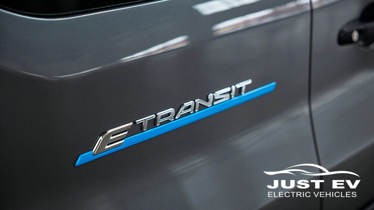 كشفت فورد عن سيارة 2022 E-Transit - وهي نسخة كهربائية بالكامل من شاحنة البضائع الأكثر مبيعًا في العالم - تتميز بتكنولوجيا المركبات المتصلة بالشاحن