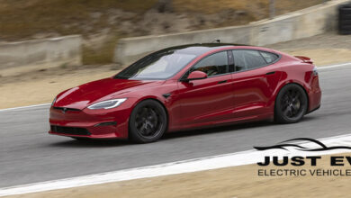 تسلا تعرض النموذج الأولي Tesla Model S Plaid