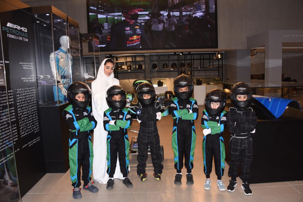 انطلاق منافسات مسابقة برنامج "نجوم السعودية" لسيارات الكارتنج الكهربائية