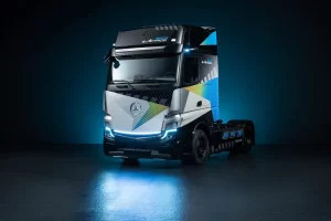 الشاحنة eActros LongHaul 