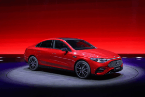 مرسيدس CLA 300 L الكهربائية