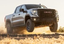 مراجعة سيارة GMC Sierra 1500 موديل 2025